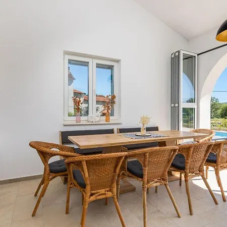 Malina Comfortable Villa *