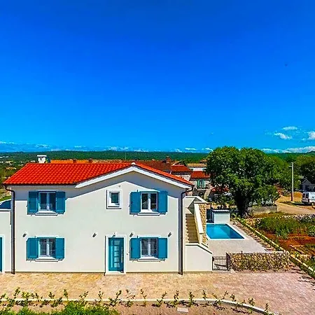Malina Comfortable Villa *