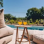 Malina Comfortable فيلة
